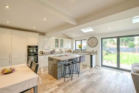 6 Brueton Drive, Redditch, B98 7JB