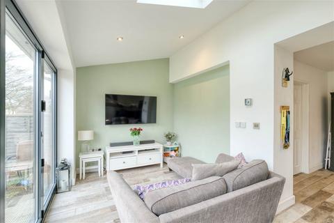 6 Brueton Drive, Redditch, B98 7JB