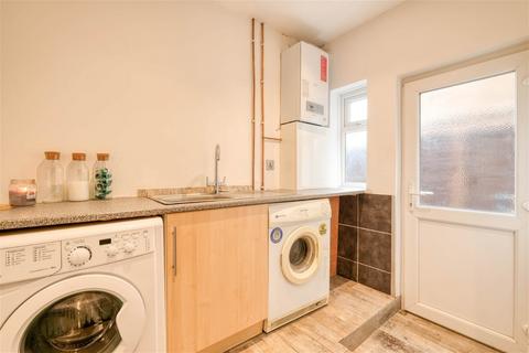 6 Brueton Drive, Redditch, B98 7JB