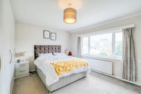 6 Brueton Drive, Redditch, B98 7JB