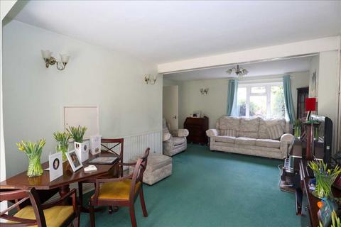 3 bedroom semi-detached house for sale, Barnfield Close