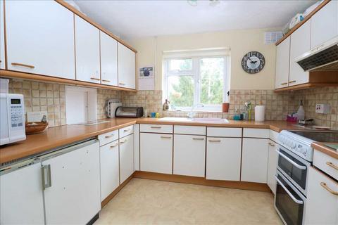 3 bedroom semi-detached house for sale, Barnfield Close