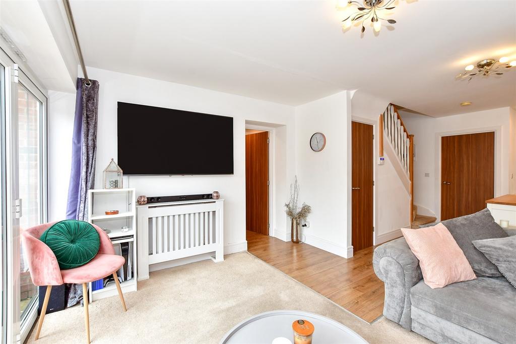 Lounge/Kitchen Area