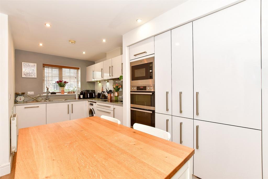 Lounge/Kitchen Area