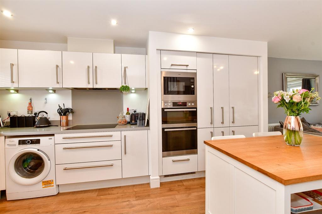 Lounge/Kitchen Area