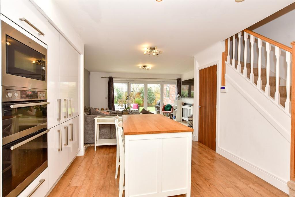 Lounge/Kitchen Area