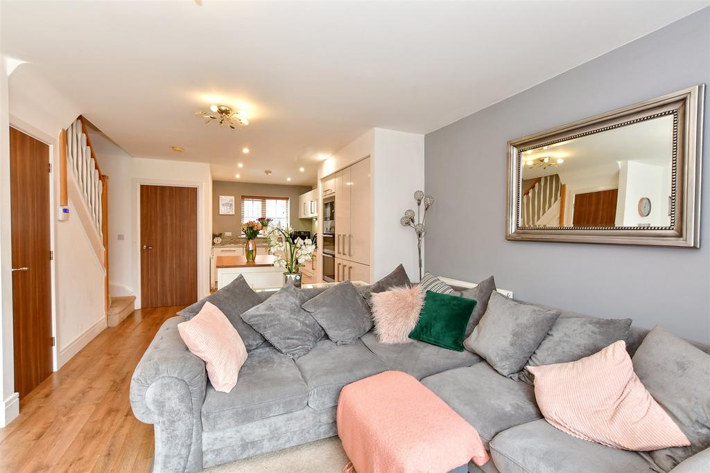 Lounge/Kitchen Area