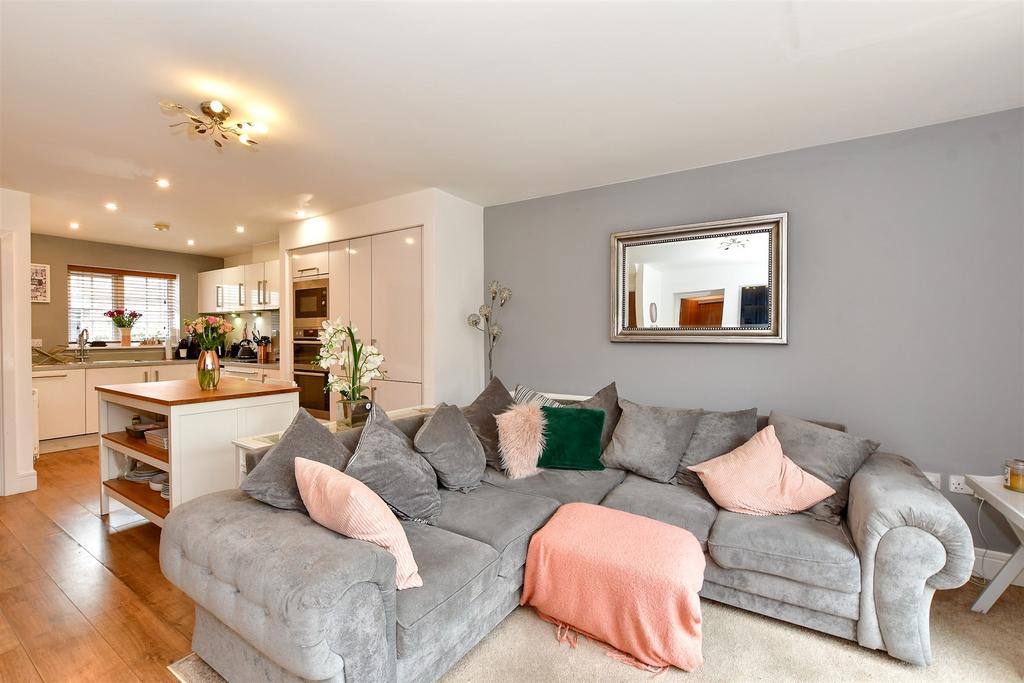 Lounge/Kitchen Area