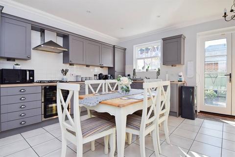 4 bedroom terraced house for sale - The Boulevard, Westgate-On-Sea
