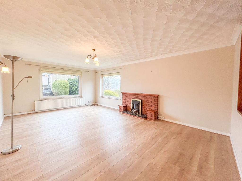 Harpers Road, Garndiffaith, NP4 3 bed detached house £280,000