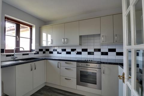 2 bedroom flat to rent, Eastwood Road North, Leigh-on-sea, SS9