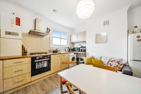 3 bedroom flat to rent - Ferndale Road London SW4