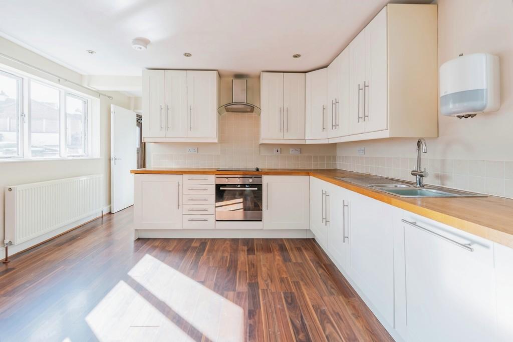Kitchen/ Dining Area