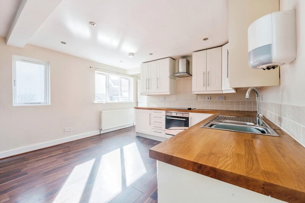 Kitchen/ Dining Area
