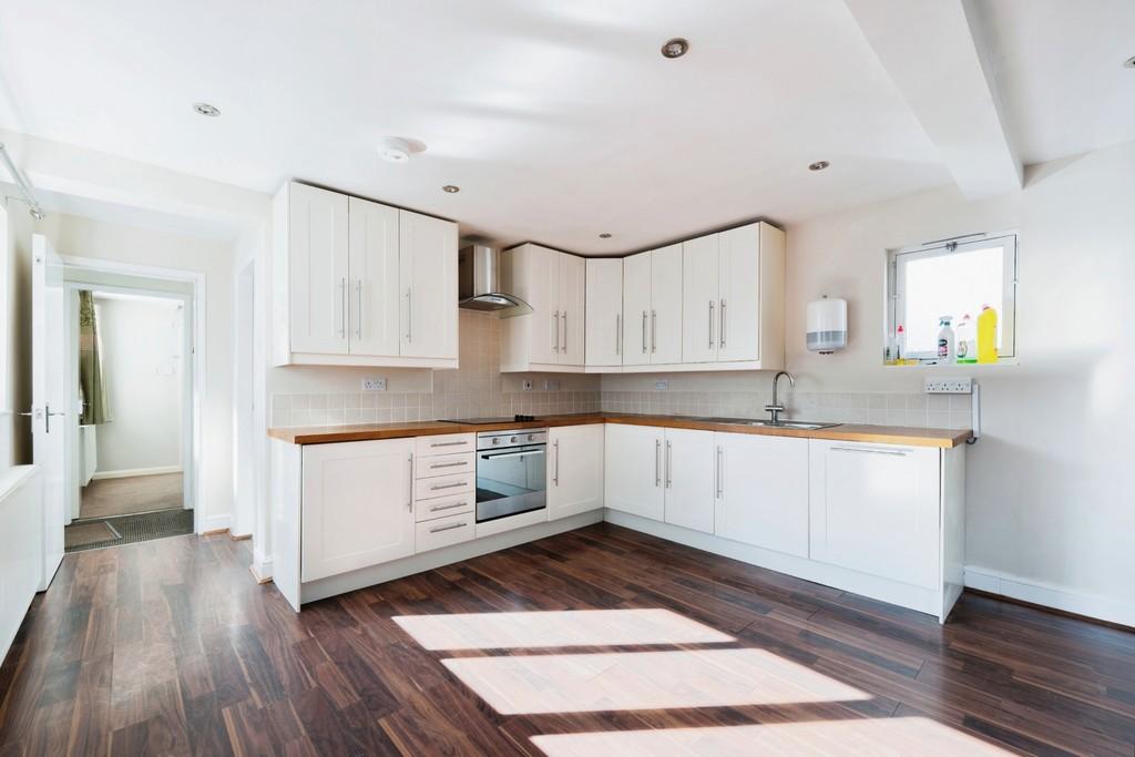 Kitchen/ Dining Area