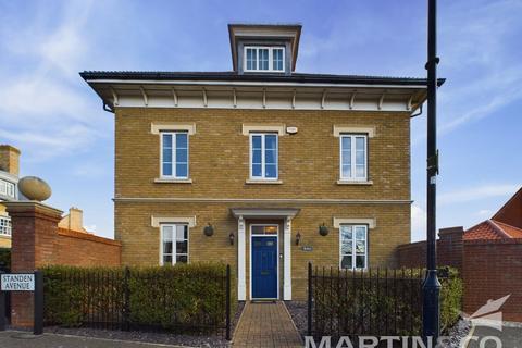 5 bedroom detached house for sale, Standen Avenue, South Woodham Ferrers, Chelmsford