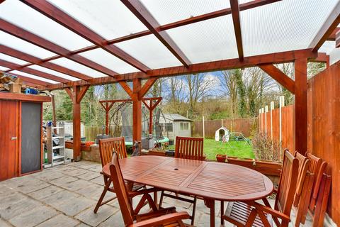145 Carnation Road, Rochester, ME2 2YG