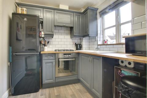 2 bedroom end of terrace house for sale - Palmer Close, Ramsey