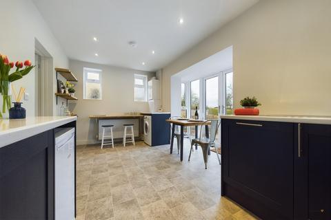 72 Park Avenue, Uttoxeter, ST14 7AX
