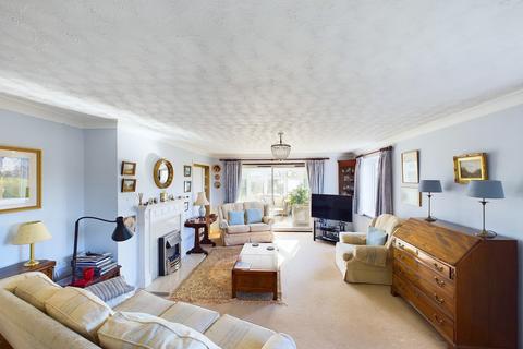 2 Grove Drive, Woodhall Spa, LN10 6RT
