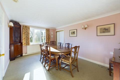 2 Grove Drive, Woodhall Spa, LN10 6RT