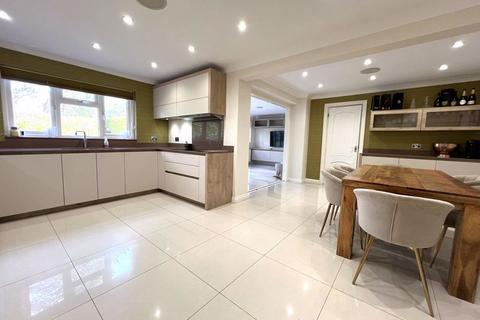 4 bedroom detached house to rent, Longaford Way, Brentwood CM13