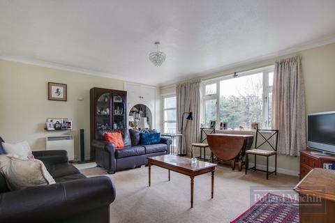 26, Sanderstead Court Addington Road, South Croydon, CR2 8RA