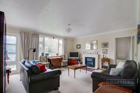 26, Sanderstead Court Addington Road, South Croydon, CR2 8RA