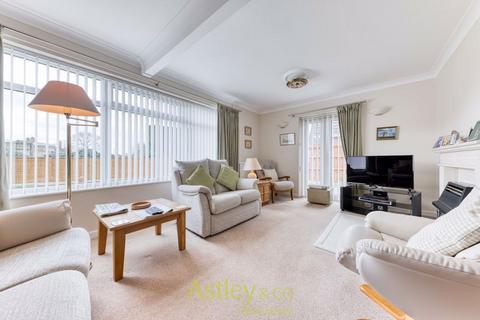 3 bedroom detached house for sale, Chenery Drive, Norwich