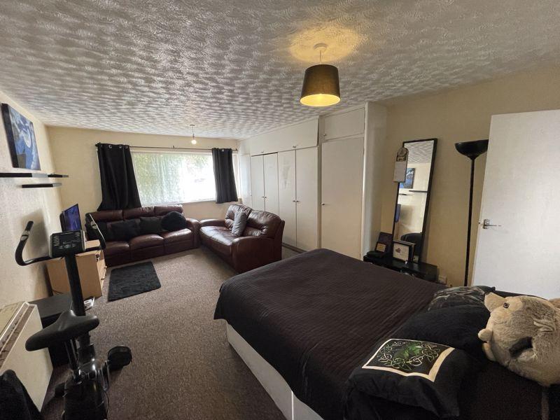 Bedsiiting Room