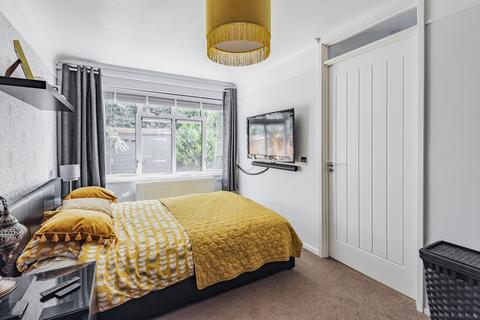 1 bedroom maisonette to rent, Brickett Close, Ruislip, HA4 7YF