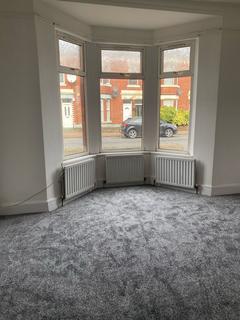 2 bedroom flat to rent - Simonside Terrace, Newcastle Upon Tyne NE6