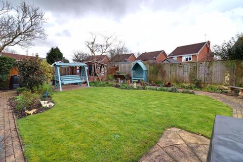 16 Priory Drive, Little Haywood, Stafford, ST18 0QL