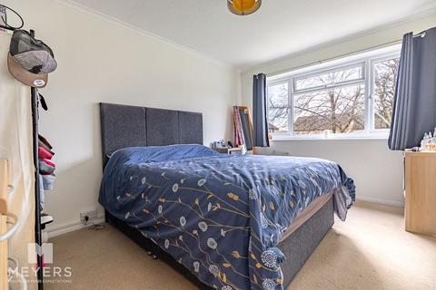 32 Bramshaw Gardens, Bournemouth, BH8 0BS