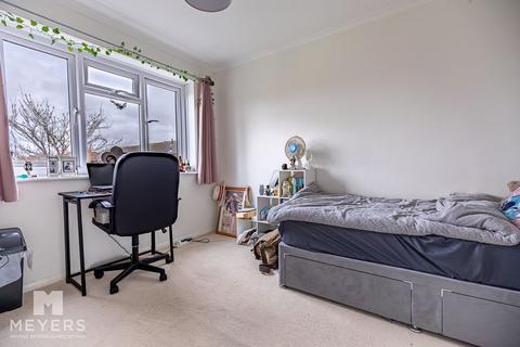 32 Bramshaw Gardens, Bournemouth, BH8 0BS