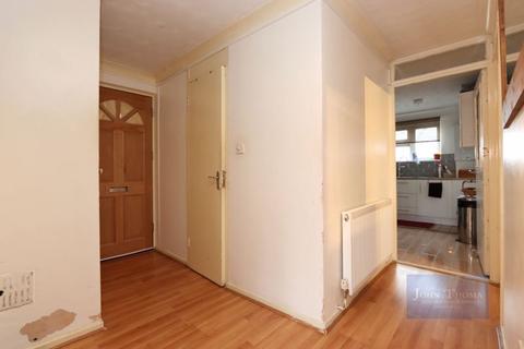 13 Winsbeach, London, E17 3RQ