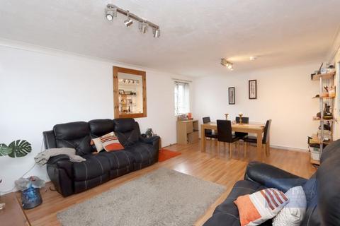 13 Winsbeach, London, E17 3RQ