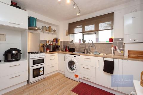 13 Winsbeach, London, E17 3RQ