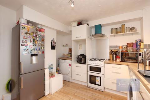 13 Winsbeach, London, E17 3RQ