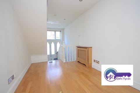 1 bedroom semi-detached house to rent - London SW6