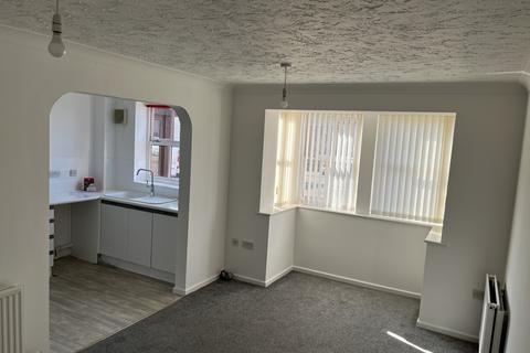 2 bedroom flat for sale, Adrian Court, Alexandra Road, NR32