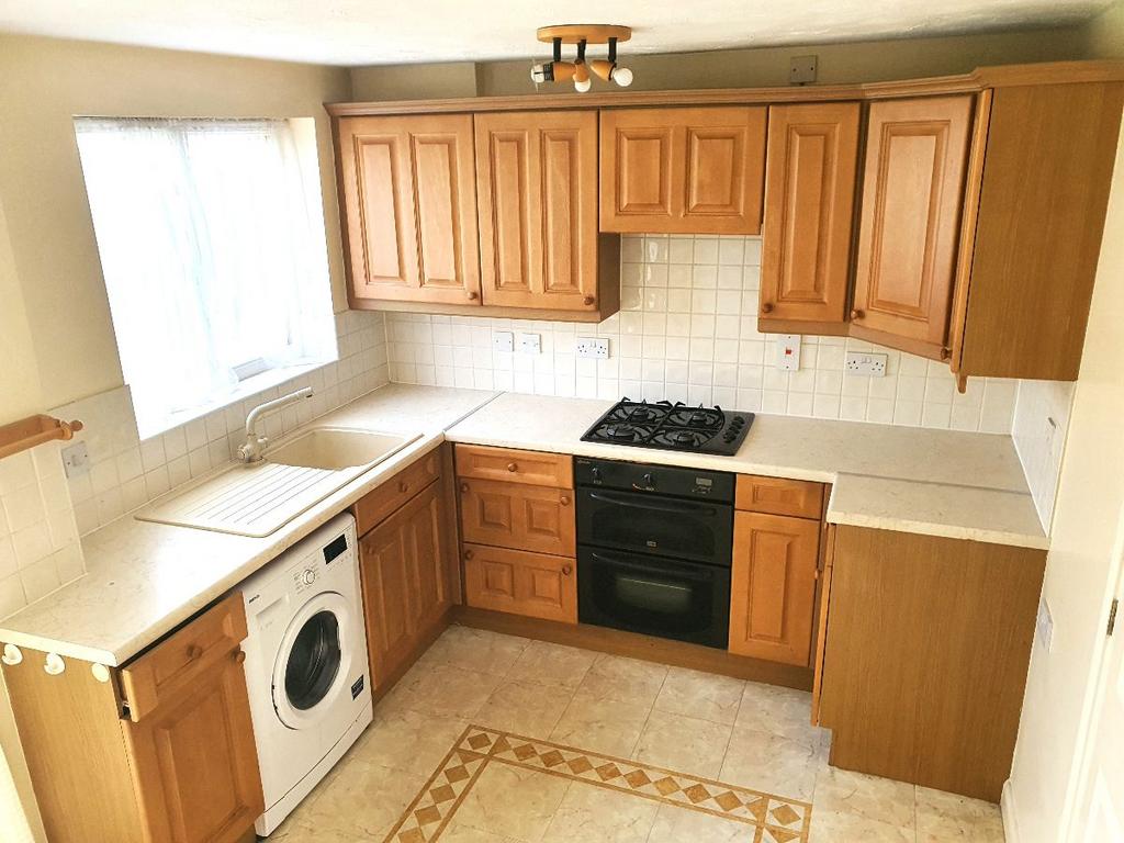 Bellflower Avenue, Minster on Sea... 2 bed terraced house for sale £