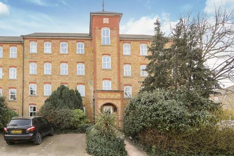 2 bedroom flat for sale, Highfield Close, Hither Green, London, SE13