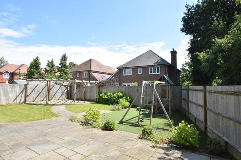 3 Bobbin Close, Headcorn, Ashford, TN27 9AW