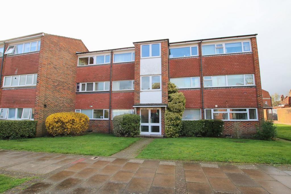 Elms Road, Wokingham, RG40 2 bed ground floor flat for sale £230,000