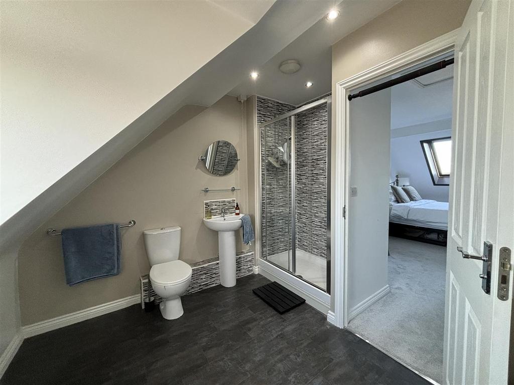 Ensuite Bathroom