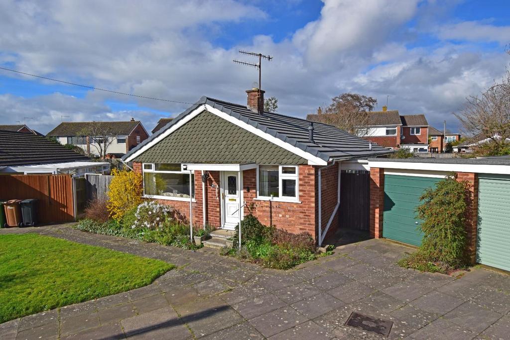 21 Abberley Drive, Droitwich... 3 bed detached bungalow - £350,000