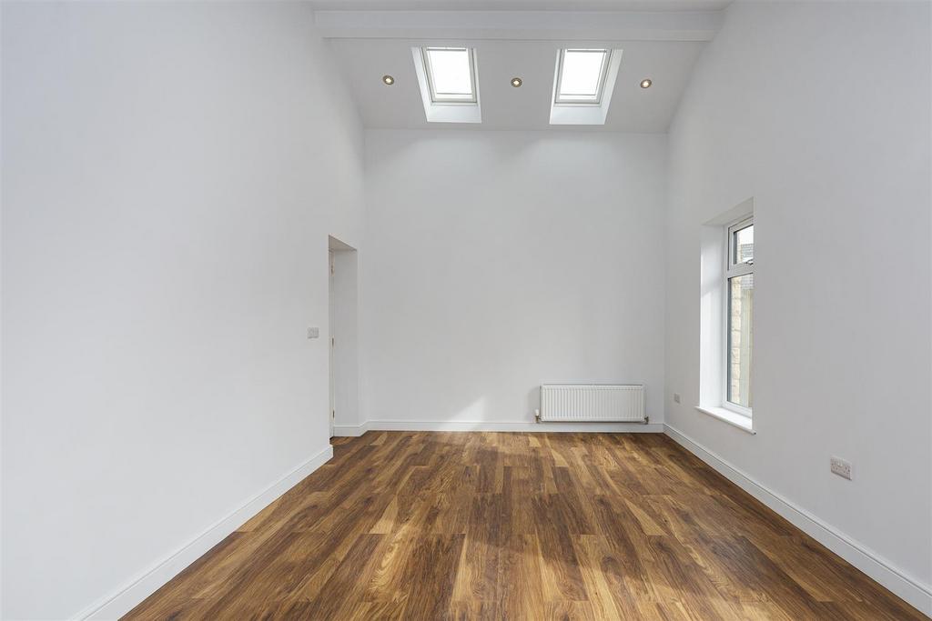Bramleys Estate Agents - Elland - Oliver Meadows (