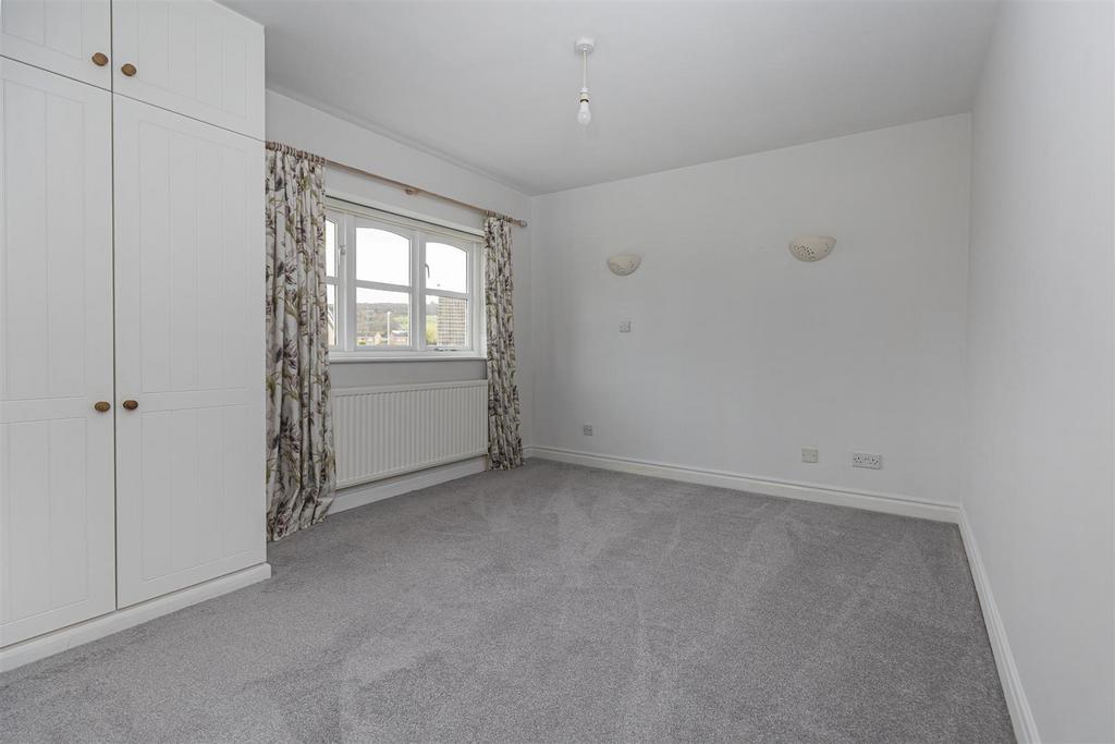 Bramleys Estate Agents - Elland - Oliver Meadows (