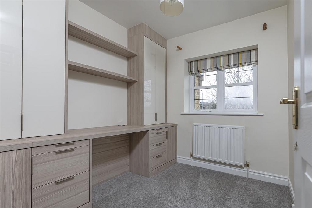 Bramleys Estate Agents - Elland - Oliver Meadows (